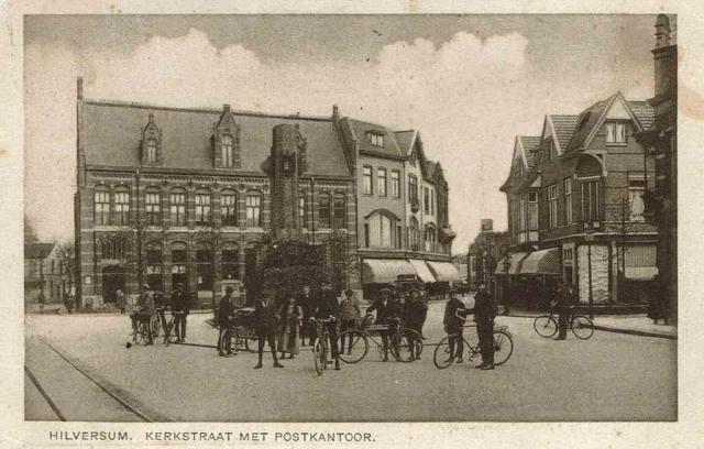 Kerkstraat met Post…