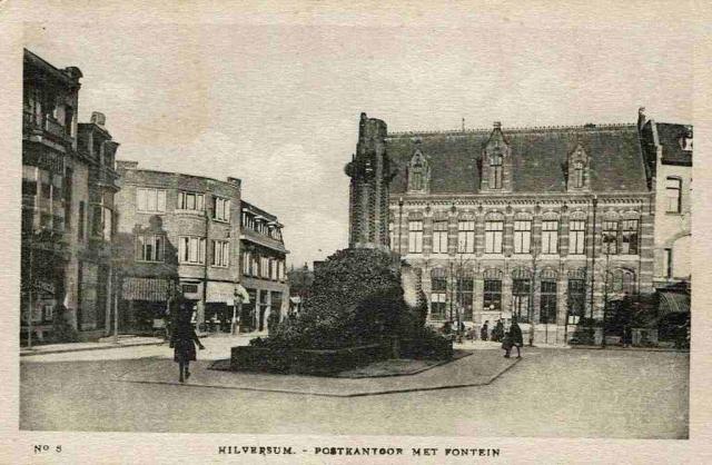 Postkantoor met fon…