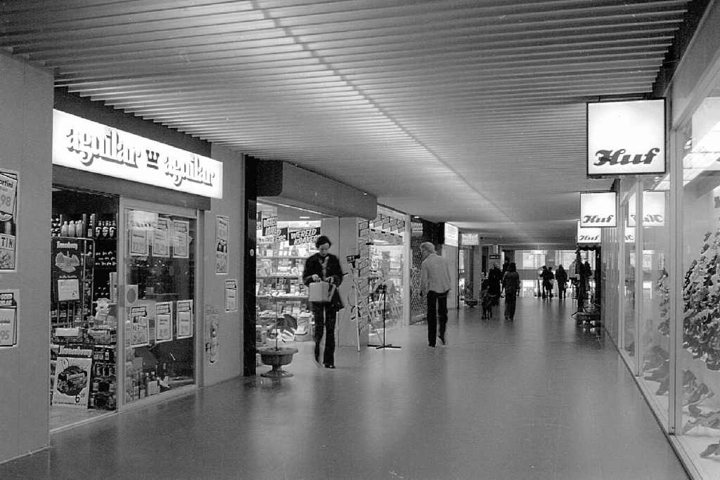 Groest+nr++86+1973+Hilvertshof++Links+Aquilar+rechts+Huf